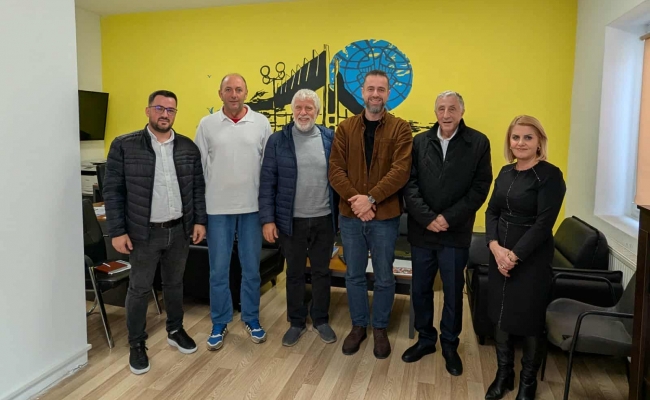 SBASHK vizitoi Drejtorinë e Arsimit në Prishtinë SBASHK vizitoi Drejtorinë e Arsimit në Prishtinë